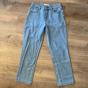 Pac Sun light wash mom jean. Size 26. Only worn a couple times.